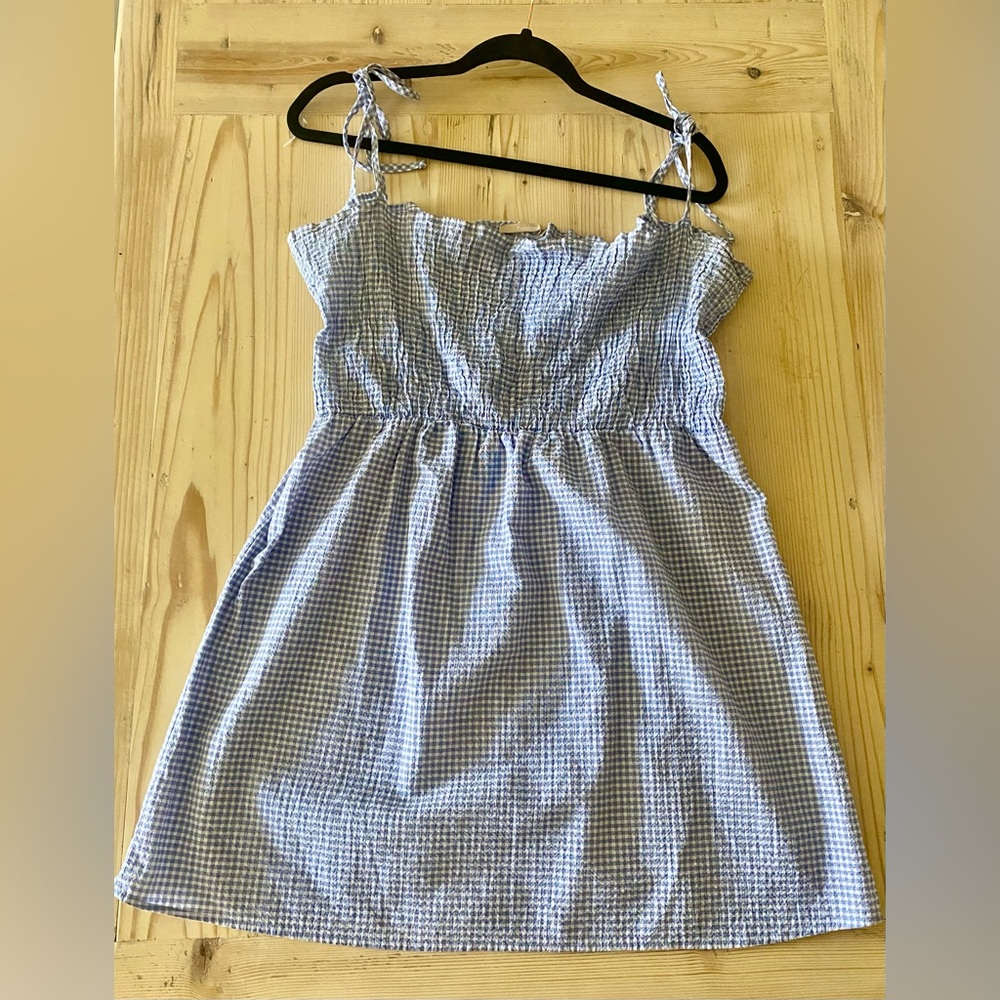 Super cute gingham dress!